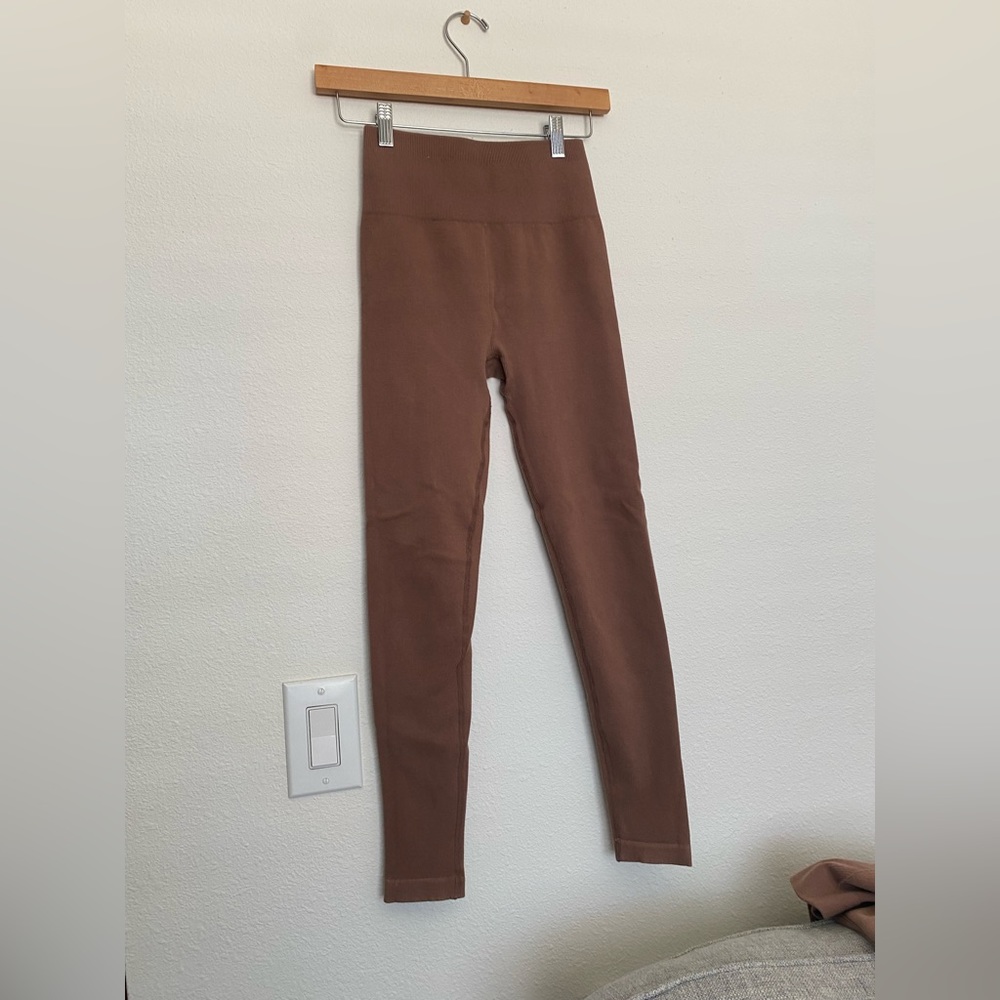 Everlane Work Out Set - Picture 6 of 7